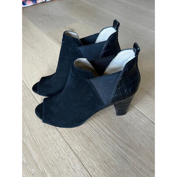 Marc Fisher Alligator Suede Peep Toe Pumps Block Heel 7 - Picture 1 of 8